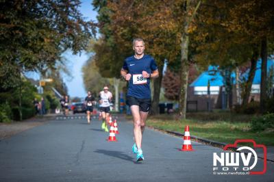 De koude zaterdagmorgen weerhield de meer dan 250 deelnemers niet om te starten bij de Run Oldebroek, georganiseerd door GlobalRize. - © NWVFoto.nl