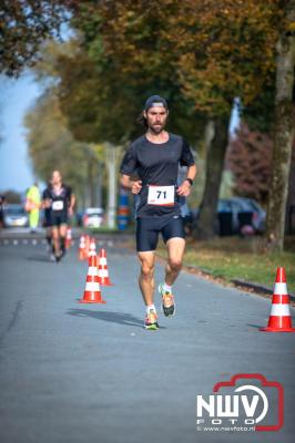 De koude zaterdagmorgen weerhield de meer dan 250 deelnemers niet om te starten bij de Run Oldebroek, georganiseerd door GlobalRize. - © NWVFoto.nl