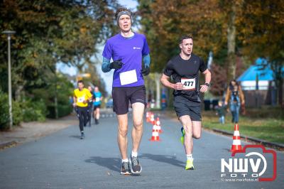 De koude zaterdagmorgen weerhield de meer dan 250 deelnemers niet om te starten bij de Run Oldebroek, georganiseerd door GlobalRize. - © NWVFoto.nl