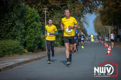 De koude zaterdagmorgen weerhield de meer dan 250 deelnemers niet om te starten bij de Run Oldebroek, georganiseerd door GlobalRize. - © NWVFoto.nl