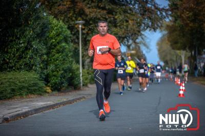 De koude zaterdagmorgen weerhield de meer dan 250 deelnemers niet om te starten bij de Run Oldebroek, georganiseerd door GlobalRize. - © NWVFoto.nl