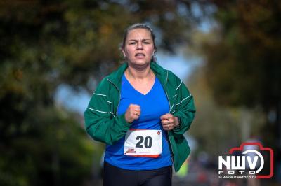 De koude zaterdagmorgen weerhield de meer dan 250 deelnemers niet om te starten bij de Run Oldebroek, georganiseerd door GlobalRize. - © NWVFoto.nl