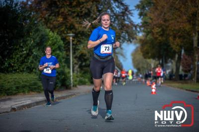 De koude zaterdagmorgen weerhield de meer dan 250 deelnemers niet om te starten bij de Run Oldebroek, georganiseerd door GlobalRize. - © NWVFoto.nl