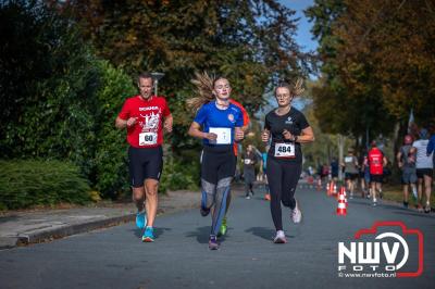 De koude zaterdagmorgen weerhield de meer dan 250 deelnemers niet om te starten bij de Run Oldebroek, georganiseerd door GlobalRize. - © NWVFoto.nl