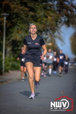 De koude zaterdagmorgen weerhield de meer dan 250 deelnemers niet om te starten bij de Run Oldebroek, georganiseerd door GlobalRize. - © NWVFoto.nl