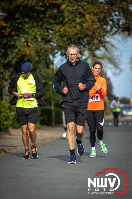 De koude zaterdagmorgen weerhield de meer dan 250 deelnemers niet om te starten bij de Run Oldebroek, georganiseerd door GlobalRize. - © NWVFoto.nl