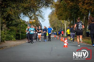 De koude zaterdagmorgen weerhield de meer dan 250 deelnemers niet om te starten bij de Run Oldebroek, georganiseerd door GlobalRize. - © NWVFoto.nl