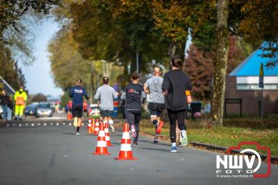 De koude zaterdagmorgen weerhield de meer dan 250 deelnemers niet om te starten bij de Run Oldebroek, georganiseerd door GlobalRize. - © NWVFoto.nl