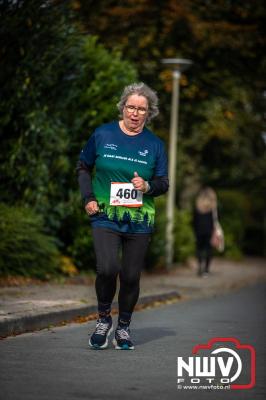 De koude zaterdagmorgen weerhield de meer dan 250 deelnemers niet om te starten bij de Run Oldebroek, georganiseerd door GlobalRize. - © NWVFoto.nl