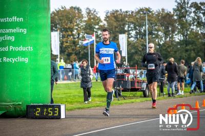 De koude zaterdagmorgen weerhield de meer dan 250 deelnemers niet om te starten bij de Run Oldebroek, georganiseerd door GlobalRize. - © NWVFoto.nl