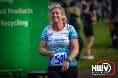 De koude zaterdagmorgen weerhield de meer dan 250 deelnemers niet om te starten bij de Run Oldebroek, georganiseerd door GlobalRize. - © NWVFoto.nl