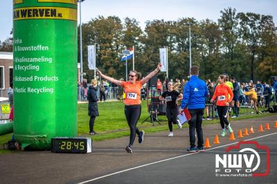 De koude zaterdagmorgen weerhield de meer dan 250 deelnemers niet om te starten bij de Run Oldebroek, georganiseerd door GlobalRize. - © NWVFoto.nl