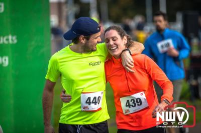 De koude zaterdagmorgen weerhield de meer dan 250 deelnemers niet om te starten bij de Run Oldebroek, georganiseerd door GlobalRize. - © NWVFoto.nl