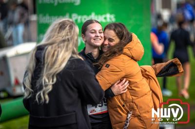 De koude zaterdagmorgen weerhield de meer dan 250 deelnemers niet om te starten bij de Run Oldebroek, georganiseerd door GlobalRize. - © NWVFoto.nl