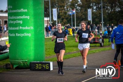 De koude zaterdagmorgen weerhield de meer dan 250 deelnemers niet om te starten bij de Run Oldebroek, georganiseerd door GlobalRize. - © NWVFoto.nl