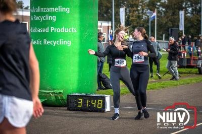 De koude zaterdagmorgen weerhield de meer dan 250 deelnemers niet om te starten bij de Run Oldebroek, georganiseerd door GlobalRize. - © NWVFoto.nl