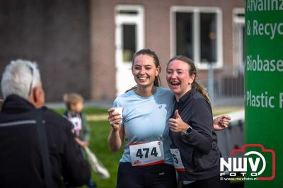 De koude zaterdagmorgen weerhield de meer dan 250 deelnemers niet om te starten bij de Run Oldebroek, georganiseerd door GlobalRize. - © NWVFoto.nl