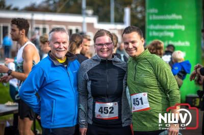 De koude zaterdagmorgen weerhield de meer dan 250 deelnemers niet om te starten bij de Run Oldebroek, georganiseerd door GlobalRize. - © NWVFoto.nl