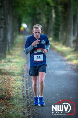 De koude zaterdagmorgen weerhield de meer dan 250 deelnemers niet om te starten bij de Run Oldebroek, georganiseerd door GlobalRize. - © NWVFoto.nl