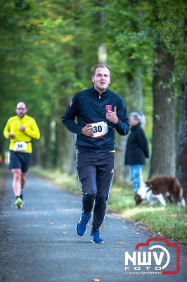 De koude zaterdagmorgen weerhield de meer dan 250 deelnemers niet om te starten bij de Run Oldebroek, georganiseerd door GlobalRize. - © NWVFoto.nl