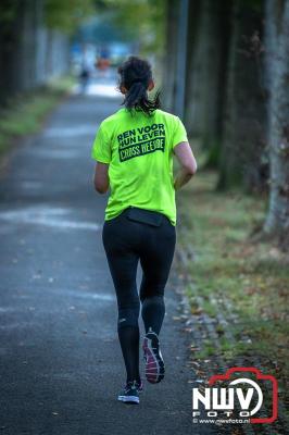 De koude zaterdagmorgen weerhield de meer dan 250 deelnemers niet om te starten bij de Run Oldebroek, georganiseerd door GlobalRize. - © NWVFoto.nl