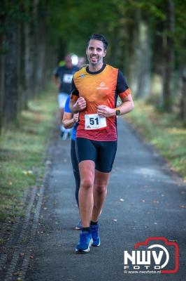 De koude zaterdagmorgen weerhield de meer dan 250 deelnemers niet om te starten bij de Run Oldebroek, georganiseerd door GlobalRize. - © NWVFoto.nl