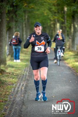 De koude zaterdagmorgen weerhield de meer dan 250 deelnemers niet om te starten bij de Run Oldebroek, georganiseerd door GlobalRize. - © NWVFoto.nl