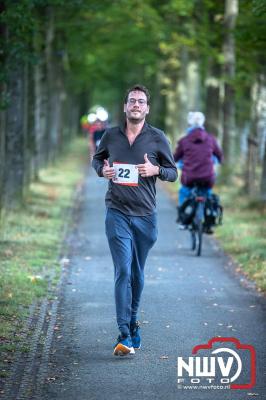 De koude zaterdagmorgen weerhield de meer dan 250 deelnemers niet om te starten bij de Run Oldebroek, georganiseerd door GlobalRize. - © NWVFoto.nl