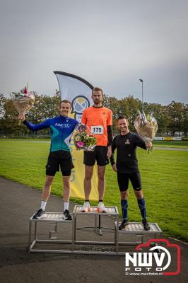 De koude zaterdagmorgen weerhield de meer dan 250 deelnemers niet om te starten bij de Run Oldebroek, georganiseerd door GlobalRize. - © NWVFoto.nl