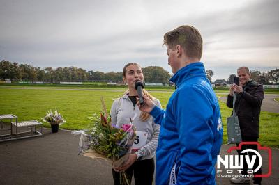 De koude zaterdagmorgen weerhield de meer dan 250 deelnemers niet om te starten bij de Run Oldebroek, georganiseerd door GlobalRize. - © NWVFoto.nl