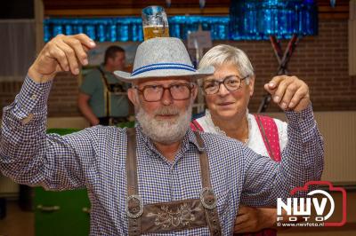 Gezelligheid ten top op het eerste Oktoberfest in Oostendorp! - © NWVFoto.nl