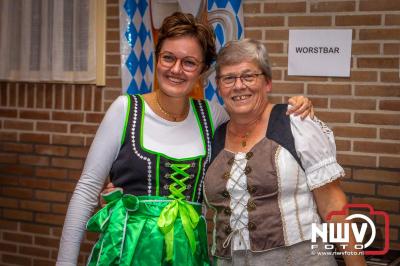 Gezelligheid ten top op het eerste Oktoberfest in Oostendorp! - © NWVFoto.nl