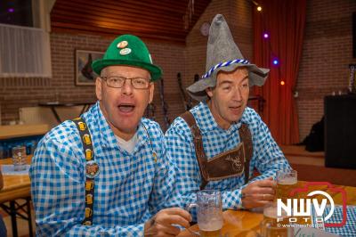 Gezelligheid ten top op het eerste Oktoberfest in Oostendorp! - © NWVFoto.nl