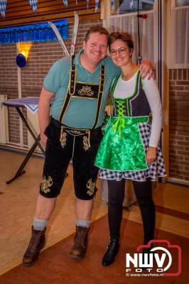 Gezelligheid ten top op het eerste Oktoberfest in Oostendorp! - © NWVFoto.nl