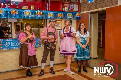 Gezelligheid ten top op het eerste Oktoberfest in Oostendorp! - © NWVFoto.nl