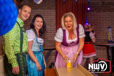 Gezelligheid ten top op het eerste Oktoberfest in Oostendorp! - © NWVFoto.nl