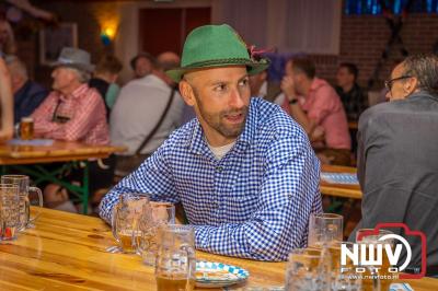 Gezelligheid ten top op het eerste Oktoberfest in Oostendorp! - © NWVFoto.nl