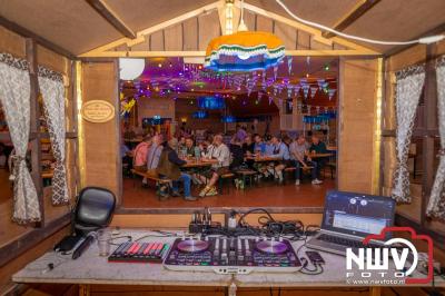 Gezelligheid ten top op het eerste Oktoberfest in Oostendorp! - © NWVFoto.nl