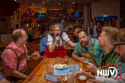 Gezelligheid ten top op het eerste Oktoberfest in Oostendorp! - © NWVFoto.nl