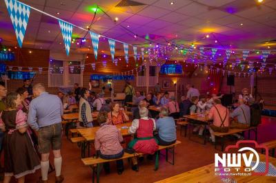 Gezelligheid ten top op het eerste Oktoberfest in Oostendorp! - © NWVFoto.nl