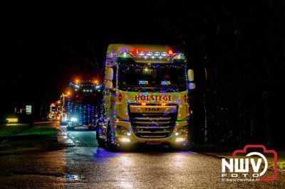 Sfeervolle truckers lichtjesparade toerde zaterdagavond door de gemeente Oldebroek. - © NWVFoto.nl