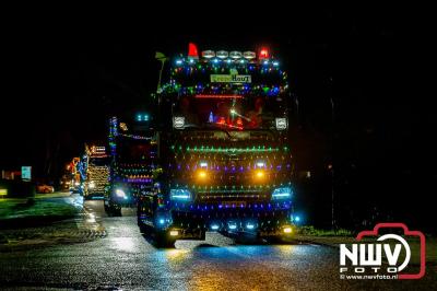 Sfeervolle truckers lichtjesparade toerde zaterdagavond door de gemeente Oldebroek. - © NWVFoto.nl