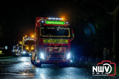 Sfeervolle truckers lichtjesparade toerde zaterdagavond door de gemeente Oldebroek. - © NWVFoto.nl