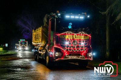 Sfeervolle truckers lichtjesparade toerde zaterdagavond door de gemeente Oldebroek. - © NWVFoto.nl