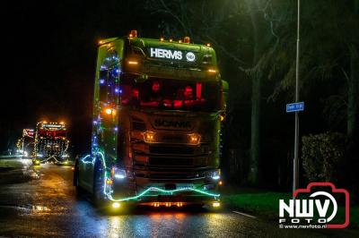 Sfeervolle truckers lichtjesparade toerde zaterdagavond door de gemeente Oldebroek. - © NWVFoto.nl