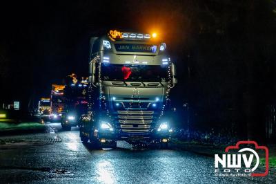 Sfeervolle truckers lichtjesparade toerde zaterdagavond door de gemeente Oldebroek. - © NWVFoto.nl