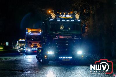 Sfeervolle truckers lichtjesparade toerde zaterdagavond door de gemeente Oldebroek. - © NWVFoto.nl