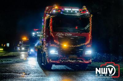 Sfeervolle truckers lichtjesparade toerde zaterdagavond door de gemeente Oldebroek. - © NWVFoto.nl