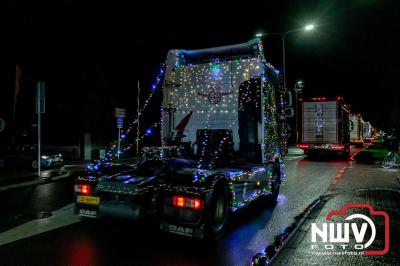 Sfeervolle truckers lichtjesparade toerde zaterdagavond door de gemeente Oldebroek. - © NWVFoto.nl