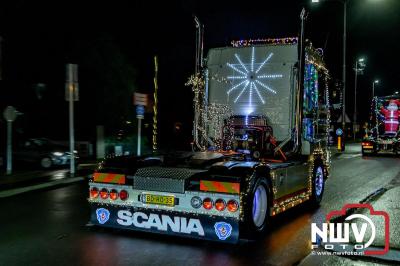 Sfeervolle truckers lichtjesparade toerde zaterdagavond door de gemeente Oldebroek. - © NWVFoto.nl